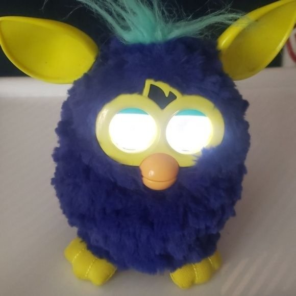2012 Furby - Picture 12 of 16